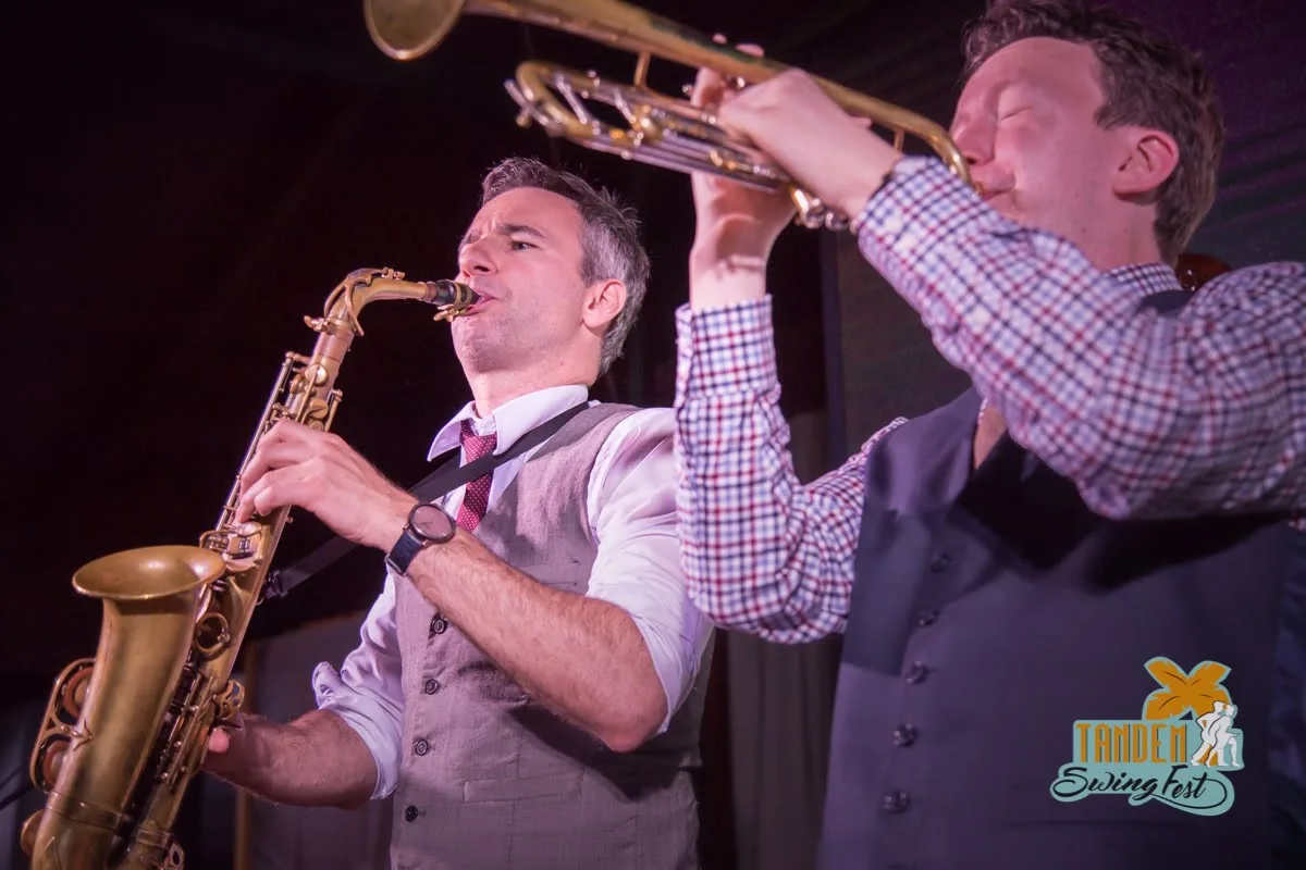 Música en directo en Tandem SwingFest.